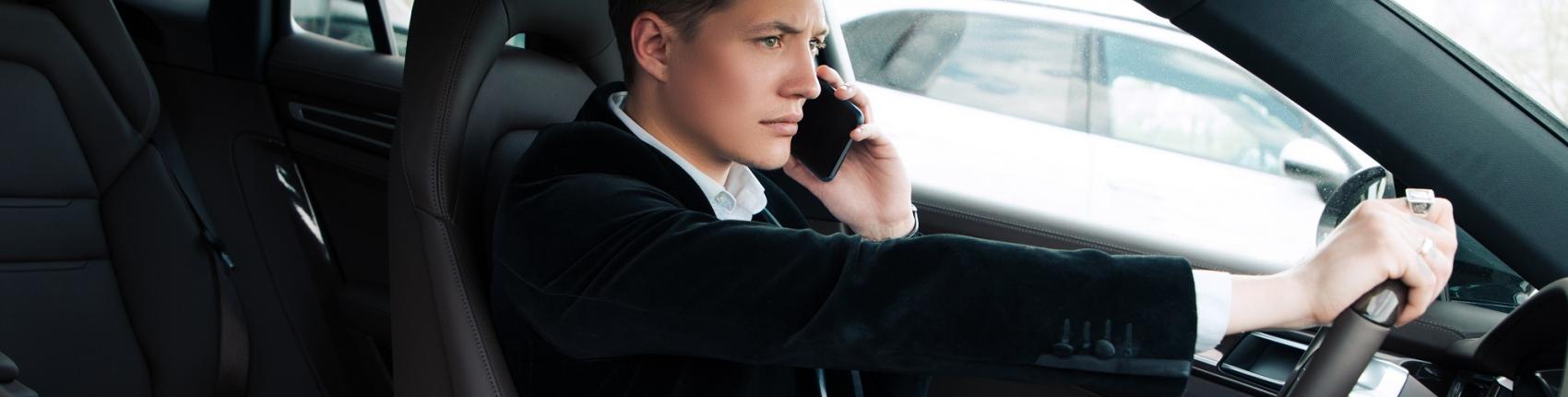 Tráfico controla el uso del móvil al volante en una nueva campaña de vigilancia